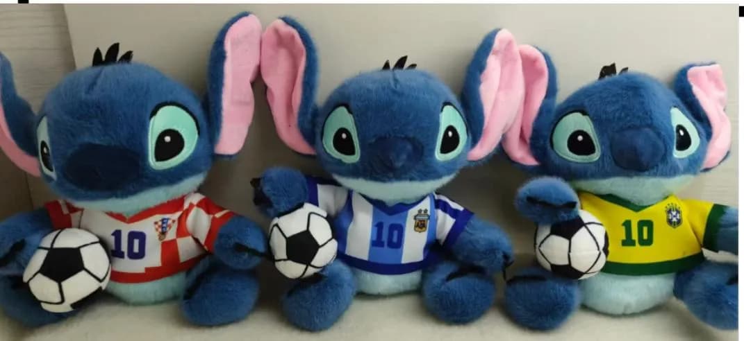 Maskotka Pluszowa Stitch 25cm z Piłką Nożną