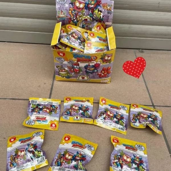 Saszetki Zings Super Zings - mini zabawki w kapsułach