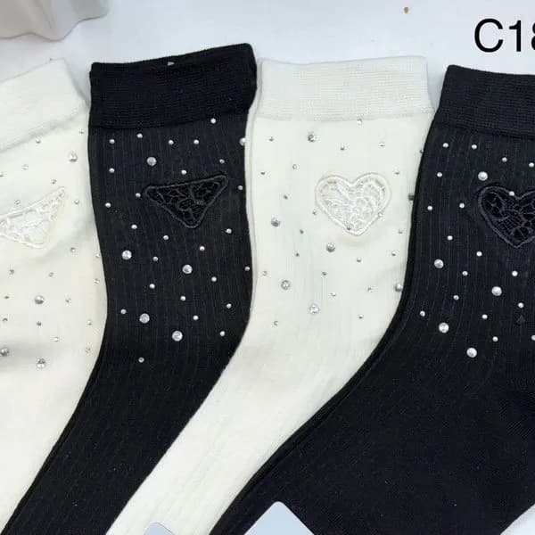 Skarpetki damskie z aplikacjami serc C18