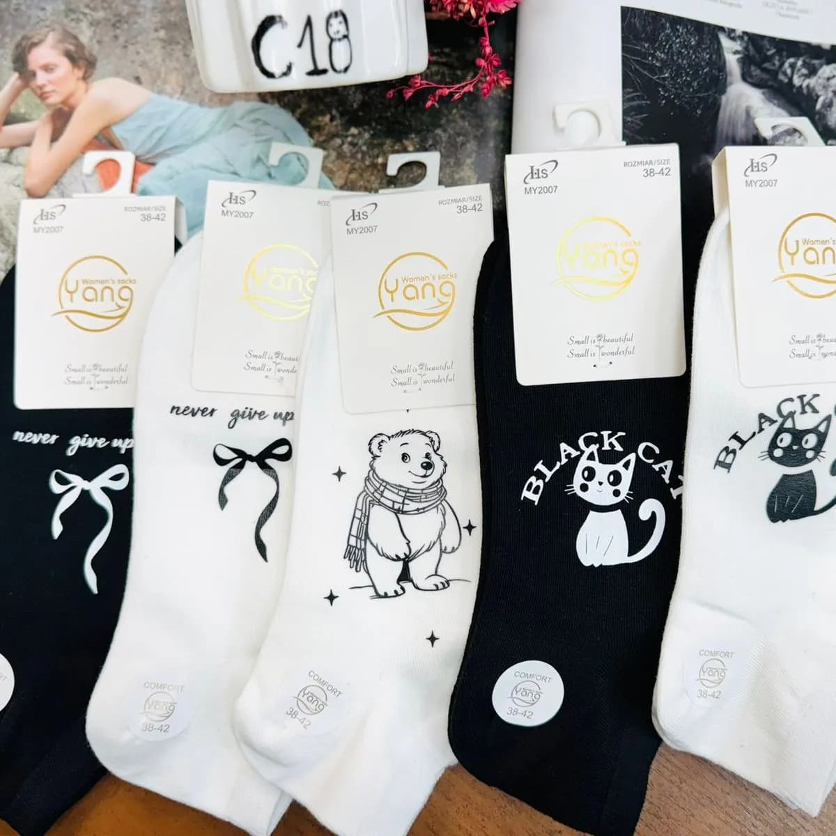 Skarpetki damskie YANG z nadrukami Black Cat i Panda C18