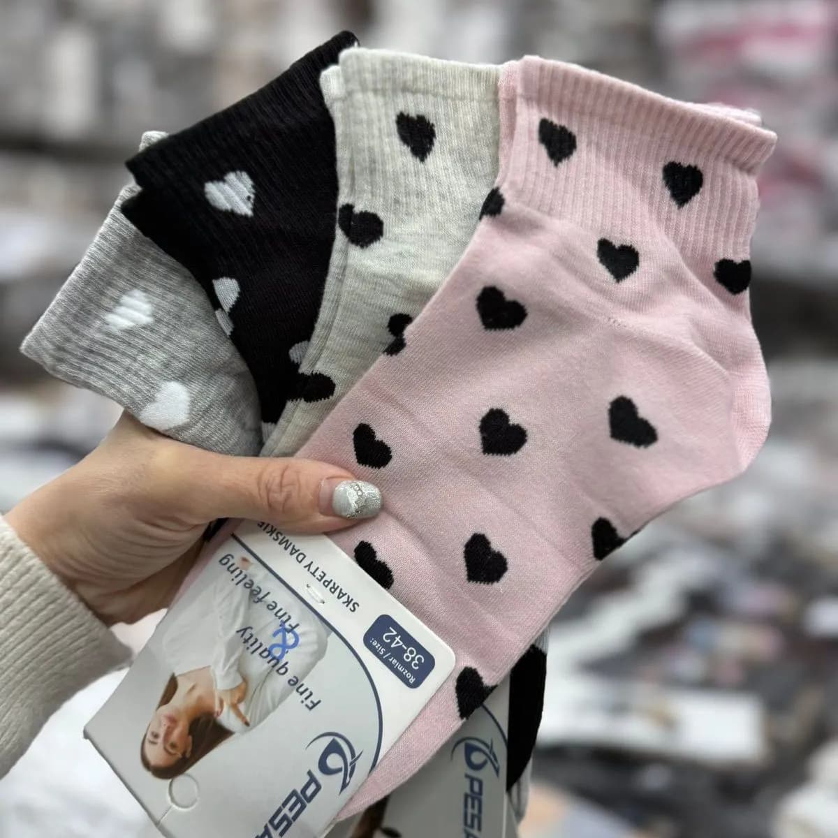 Skarpetki damskie stopki z serduszkami 4 pary 38-42