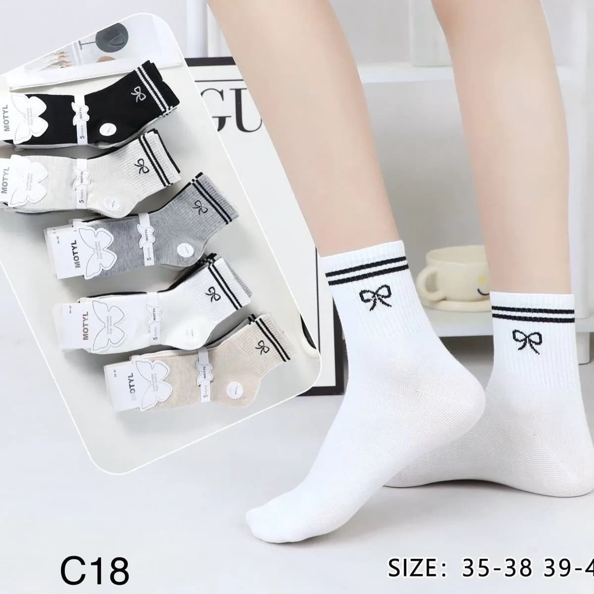 Skarpetki damskie białe z czarnymi paskami C18 roz. 35-38-39-42