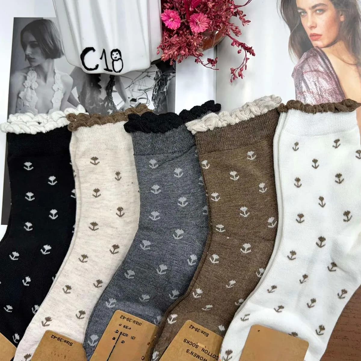 Skarpetki damskie z koronką i wzorem kwiatowym 5 kolorów