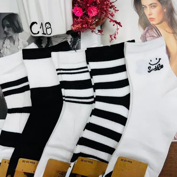 Skarpetki damskie białe z czarnymi paskami Smile