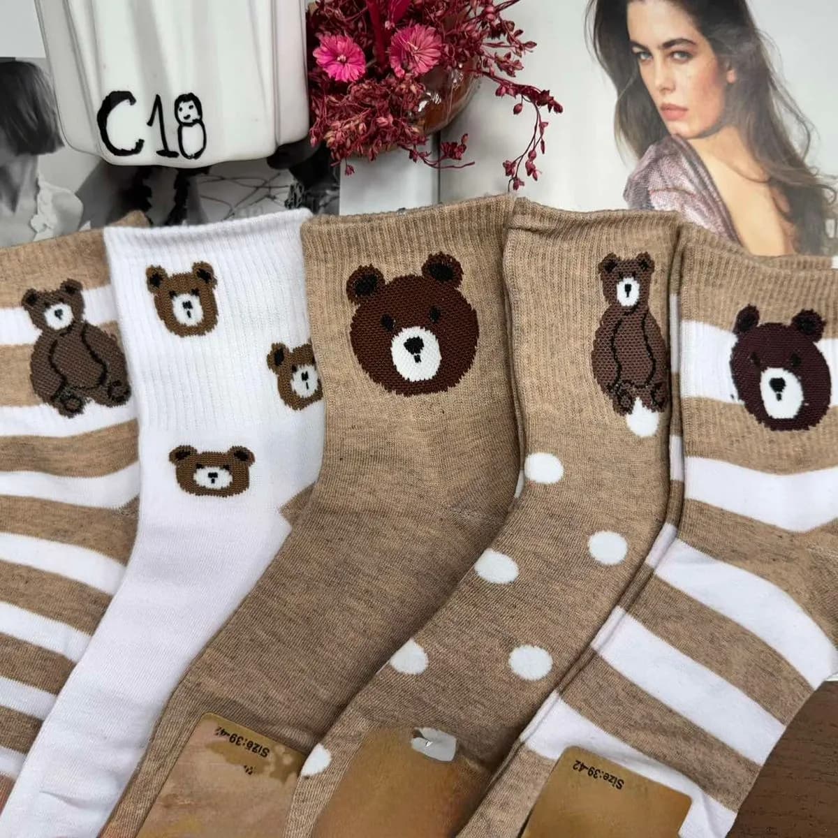 Skarpetki damskie z misiami beżowo-białe