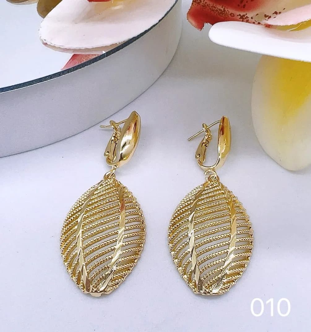 Kolczyki damskie wiszące złote SKU 40925-132