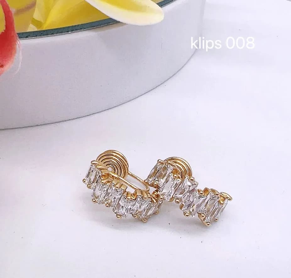 Kolczyki damskie klipsy 008 złote z kamieniami