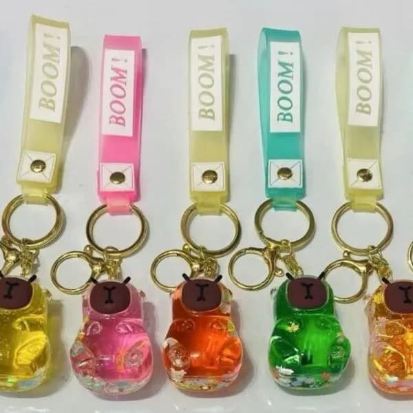 Brelok do Kluczy Kapibara Żelowy z Brokatem i Paskiem BOOM! 12szt