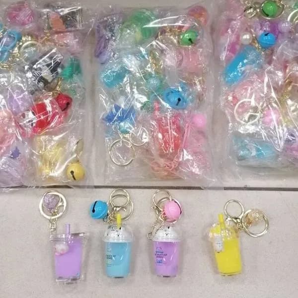 Brelok Kubek Bubble Tea z Dzwoneczkiem i Kotkiem 24szt