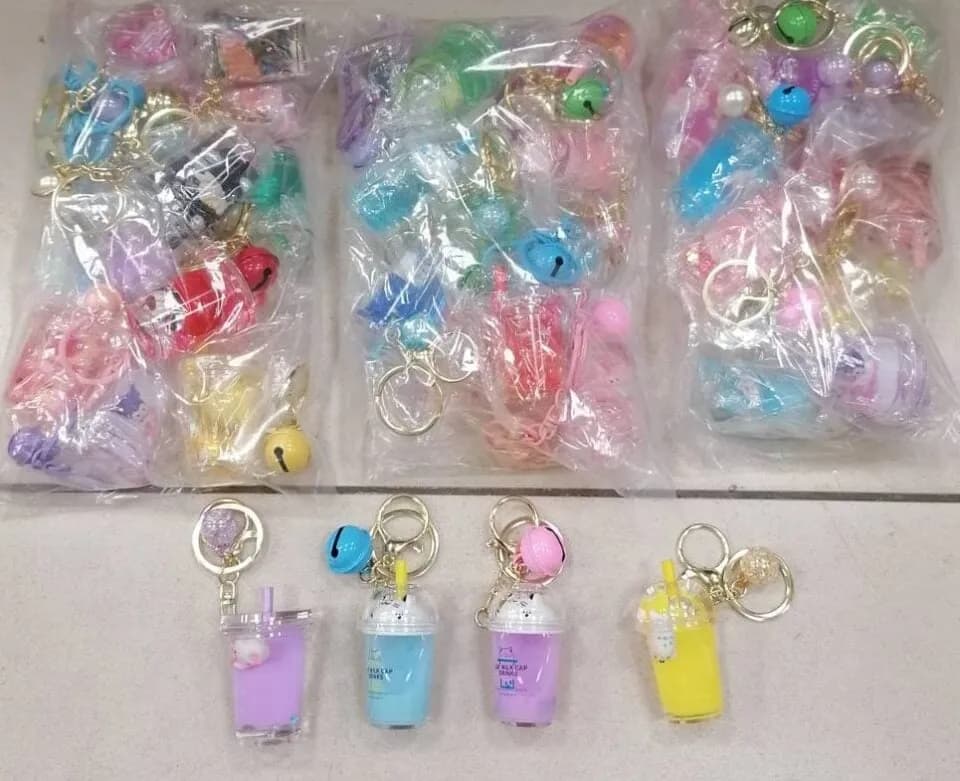 Brelok Kubek Bubble Tea z Dzwoneczkiem i Kotkiem 24szt