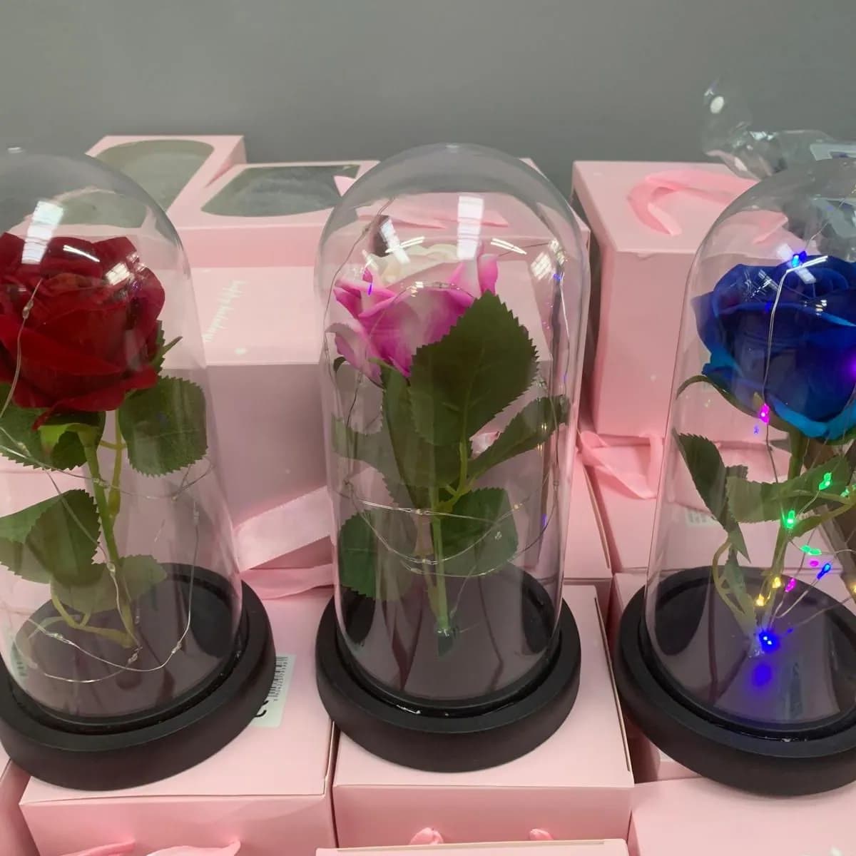 Bukiet Róż LED w kloszu 11x21cm - mix kolorów