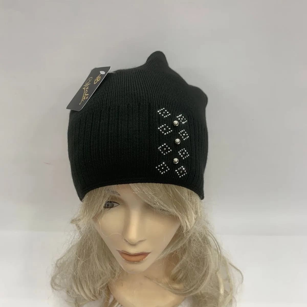 Czapka damska beanie czarna z ozdobami 50925-101