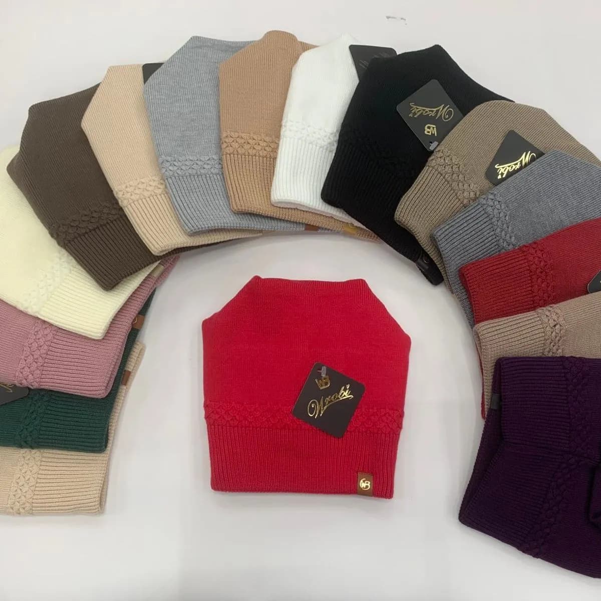 Czapki damskie dzianinowe różne kolory SKU 50925-112