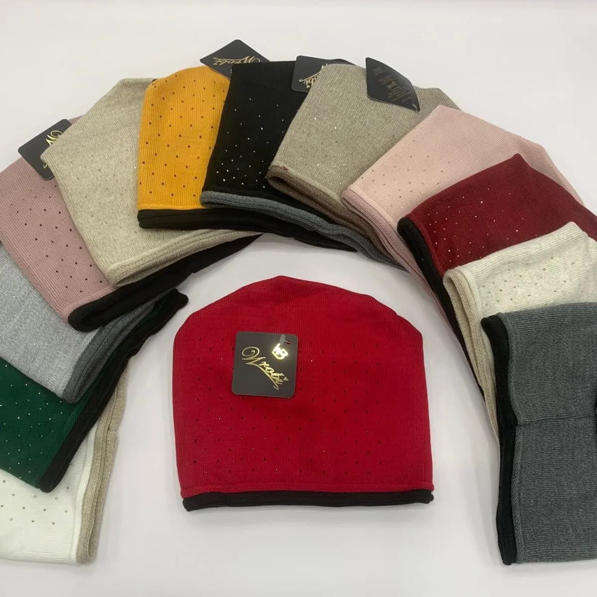 Czapki damskie beanie różne kolory SKU 50925-114
