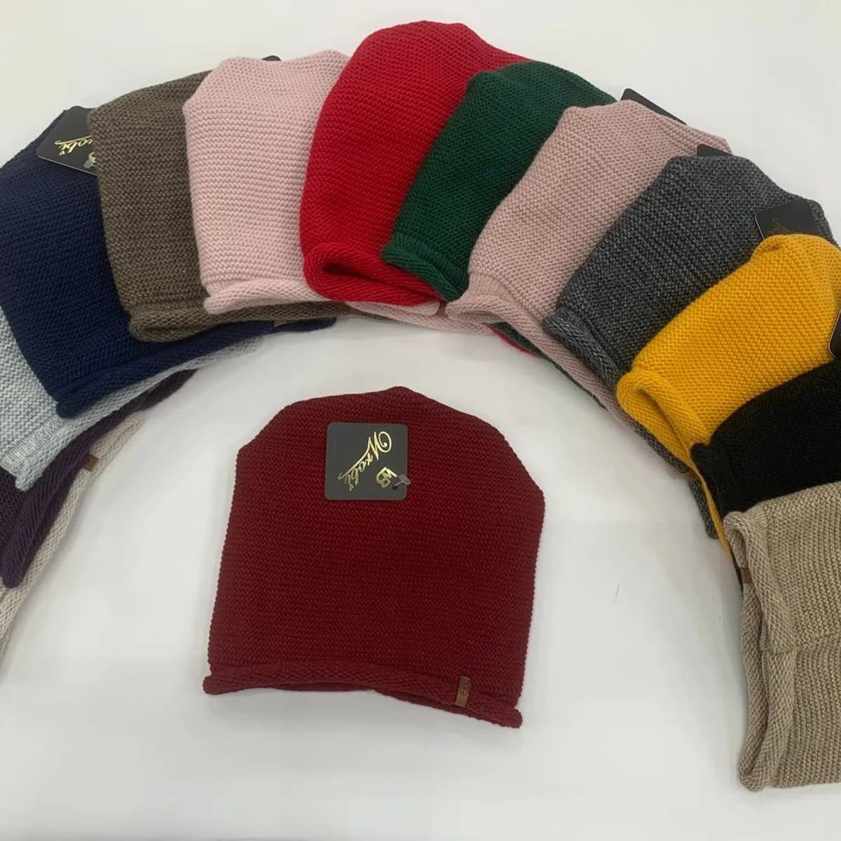 Czapki damskie dzianinowe różne kolory SKU 50925-121