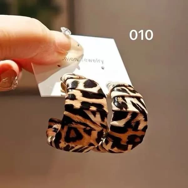 Kolczyki damskie hoops leopard wzór 50925-17