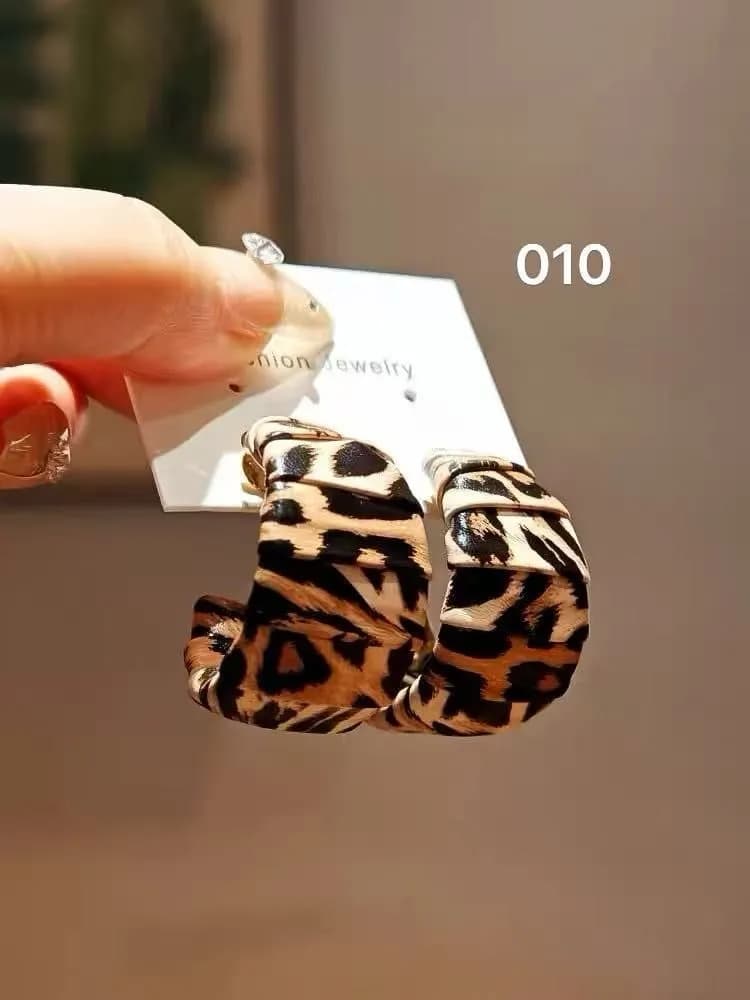 Kolczyki damskie hoops leopard wzór 50925-17