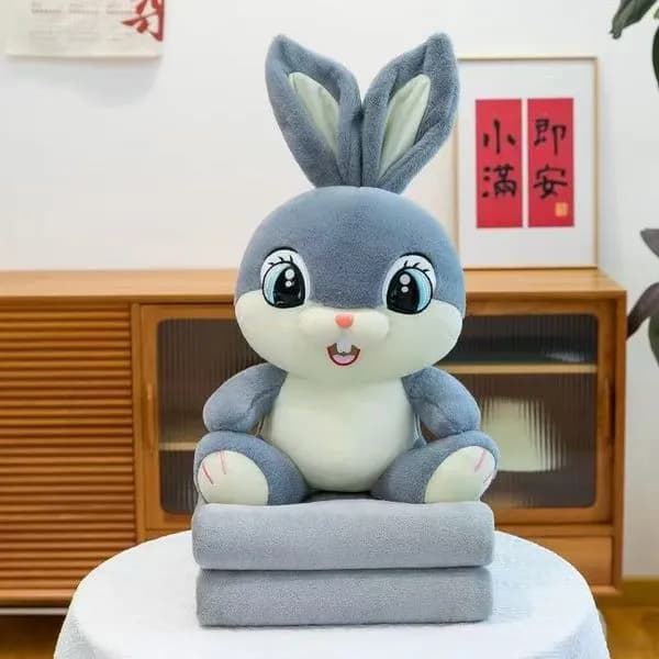 Maskotka królik szary z kocykiem