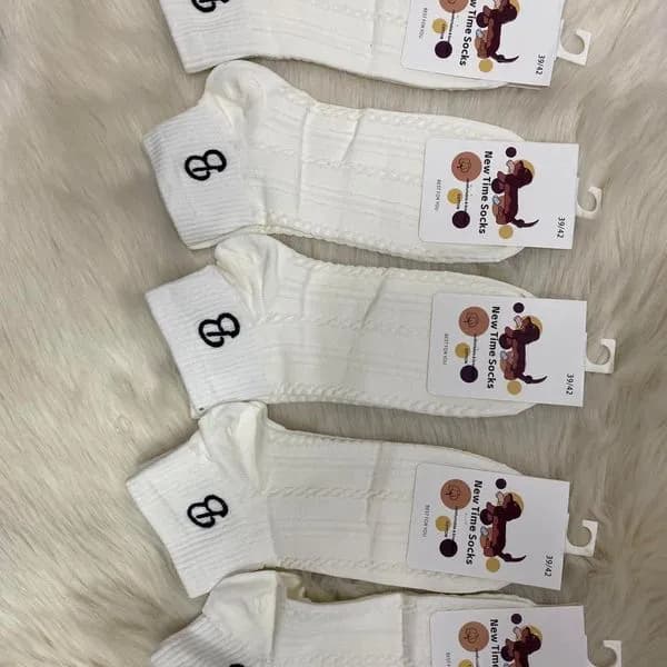 Skarpetki damskie Bean Dog kremowe z warkoczem i numerem 8