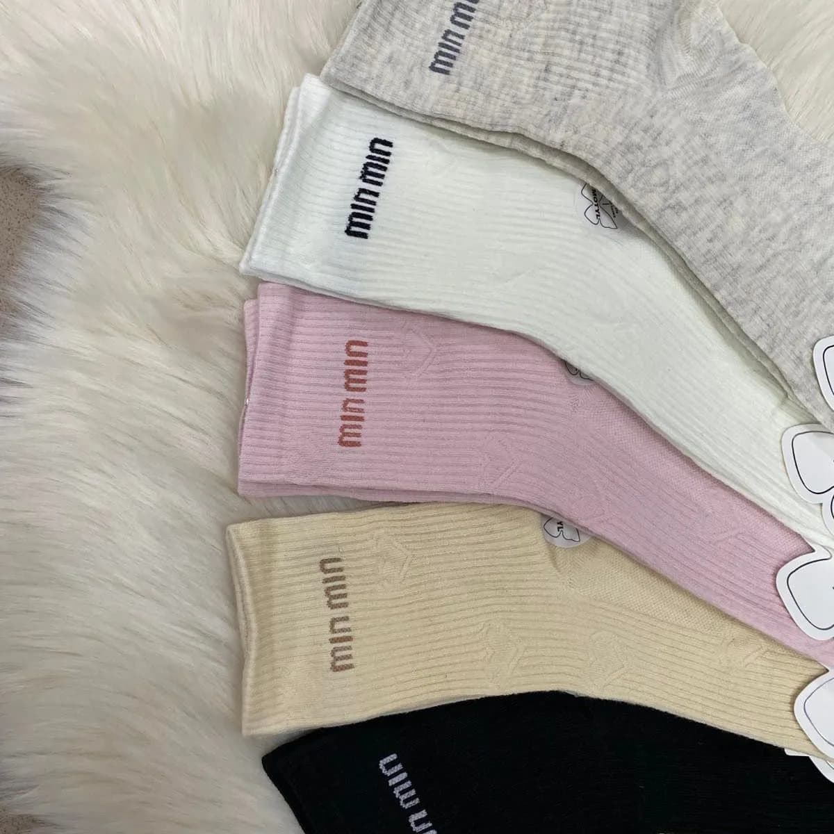 Skarpetki damskie z napisem Miumiu, 5 kolorów