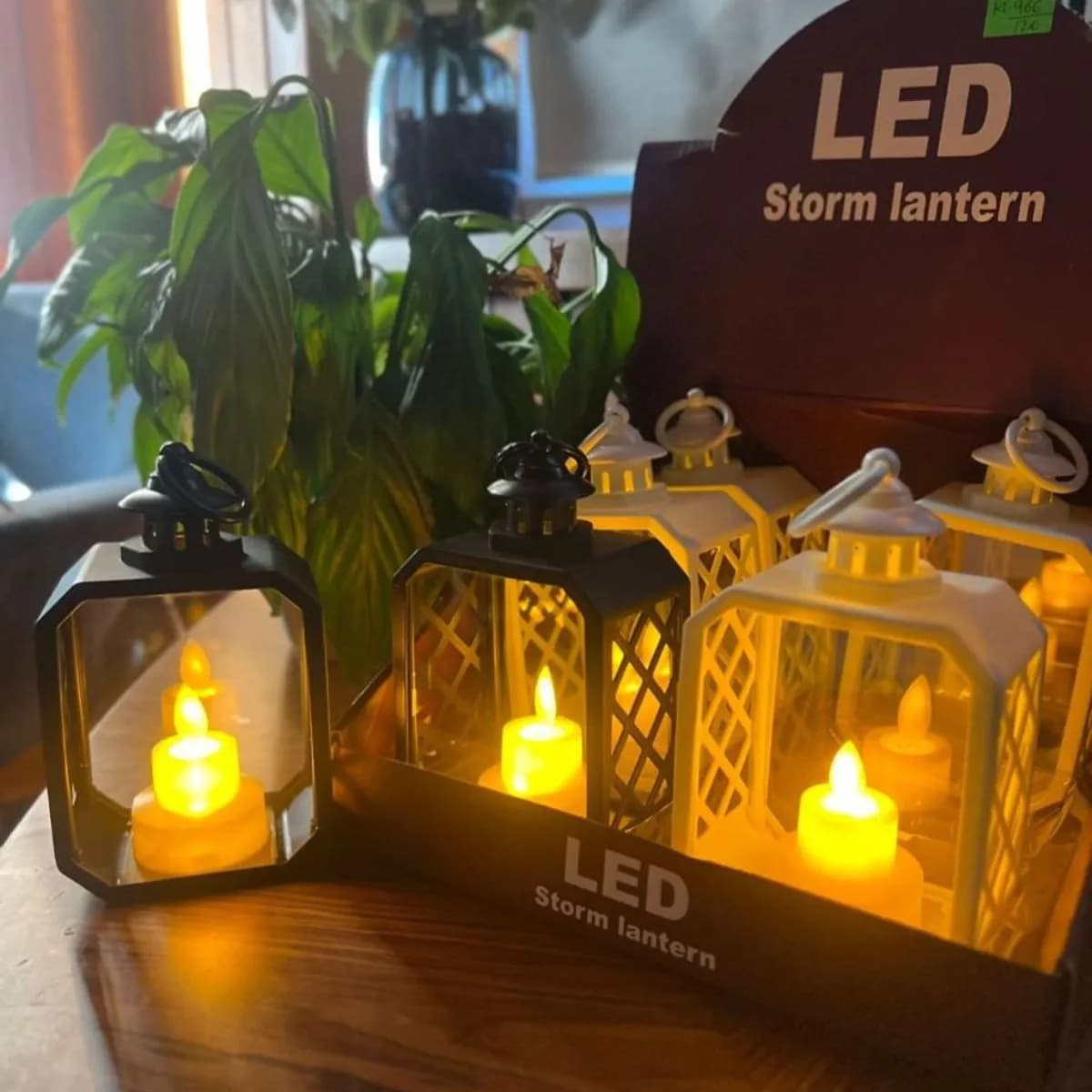 Lampki LED Storm Lantern czarne i białe