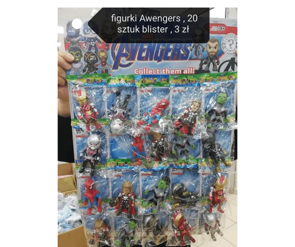 Figurki Avengers - zestaw 20 sztuk, mix wzorów w blistrach na displayu