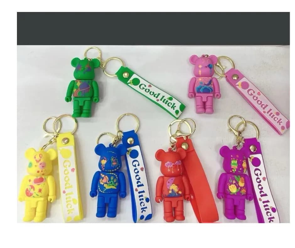 Brelok miś figurka Good luck kolorowe wzory Bearbrick mix