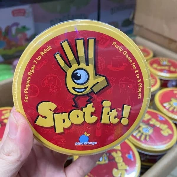 Gra karciana Spot It! w metalowej puszce, dla dzieci i dorosłych