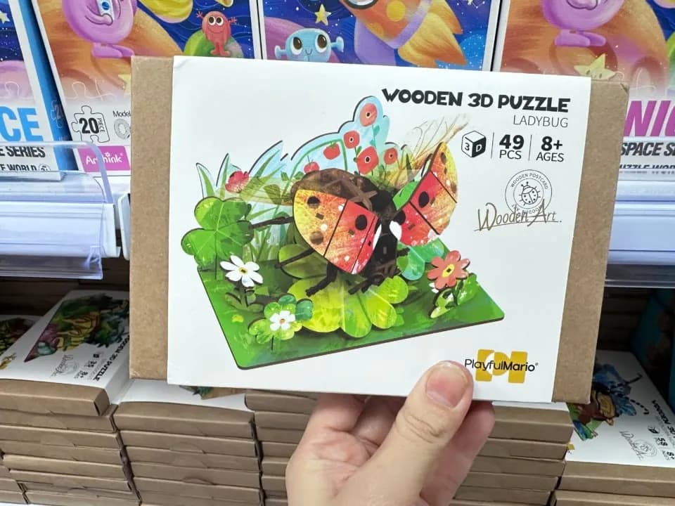 Drewniane puzzle 3D biedronka 49 elementów PlayfulMario