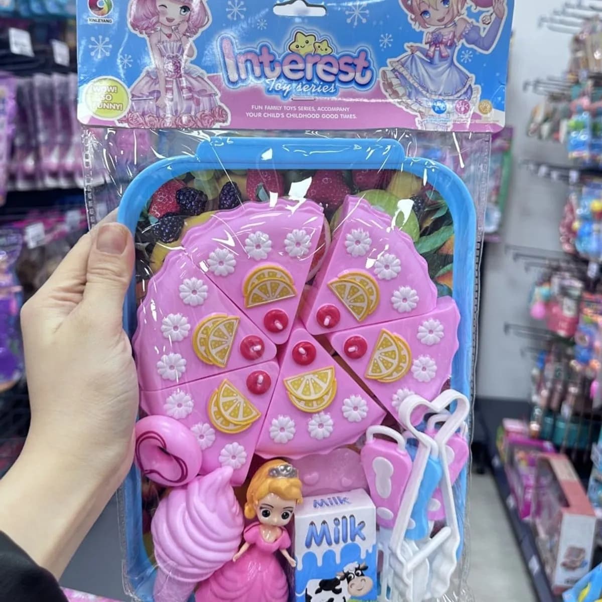 Zestaw do krojenia ciasta z lalką i akcesoriami, różowy