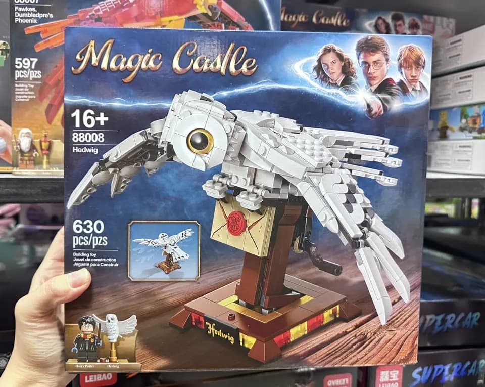 Klocki Magic Castle Hedwig 630 elementów, ruchomy model 16+