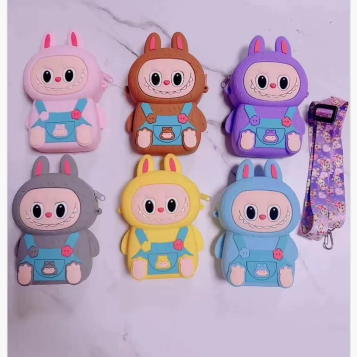 Brelok do kluczy królik w kombinezonie gumowy, mix kolorów 12szt