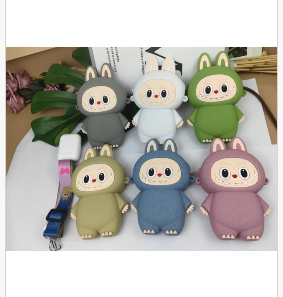 Brelok do kluczy postać z uszami królika, silikonowy ze smyczą