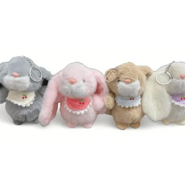 Brelok pluszowy królik z chusteczką i haftem wiśni, mix kolorów