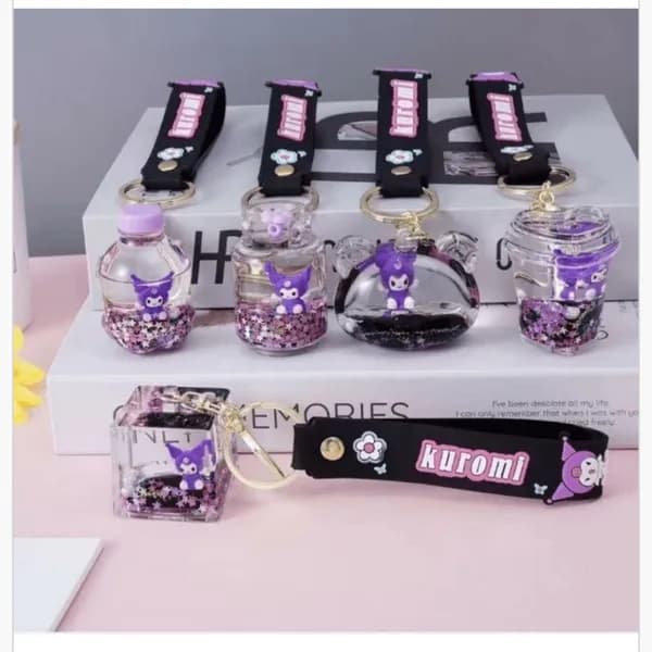 Brelok do kluczy Kuromi w płynie z brokatem, różne kształty - 24 szt.