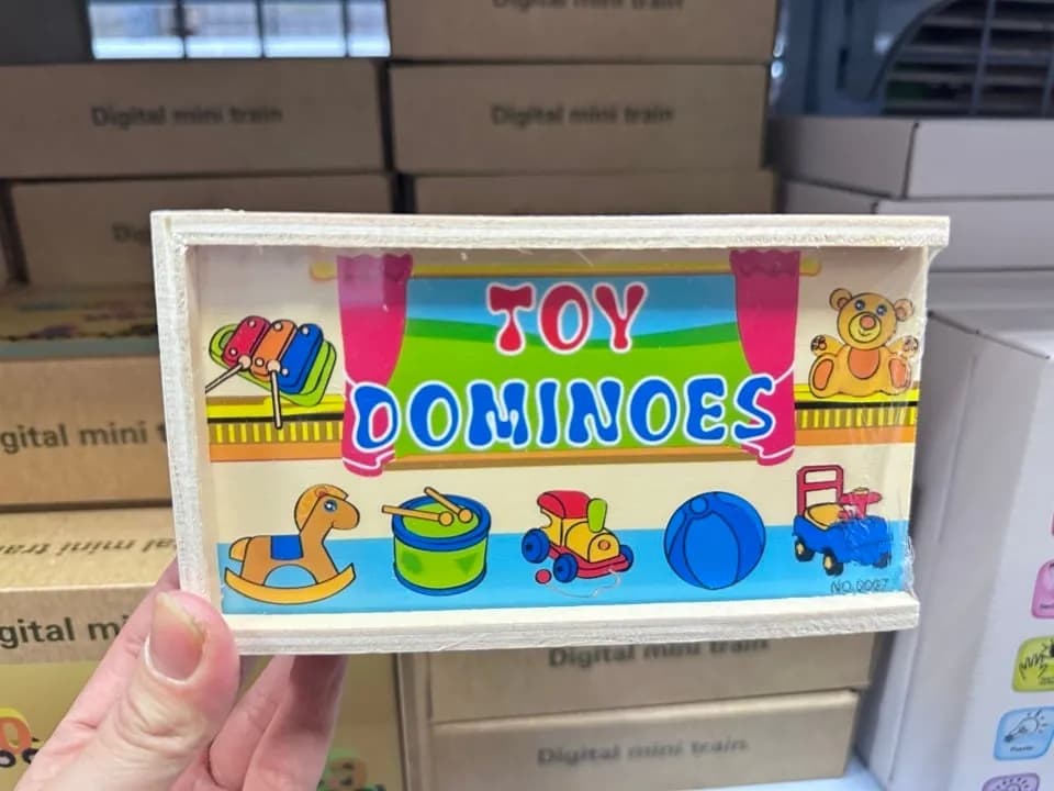 Drewniane Domino Toy Dominoes w pudełku, motywy zabawek