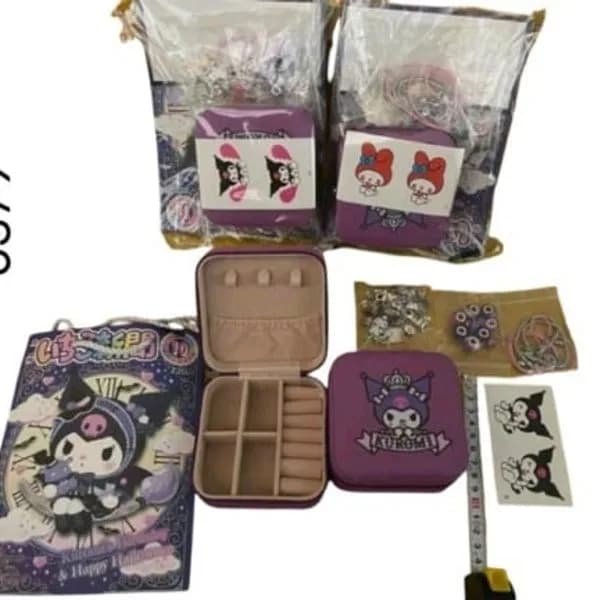 Zestaw biżuterii dziecięcej Kuromi z fioletowym organizerem