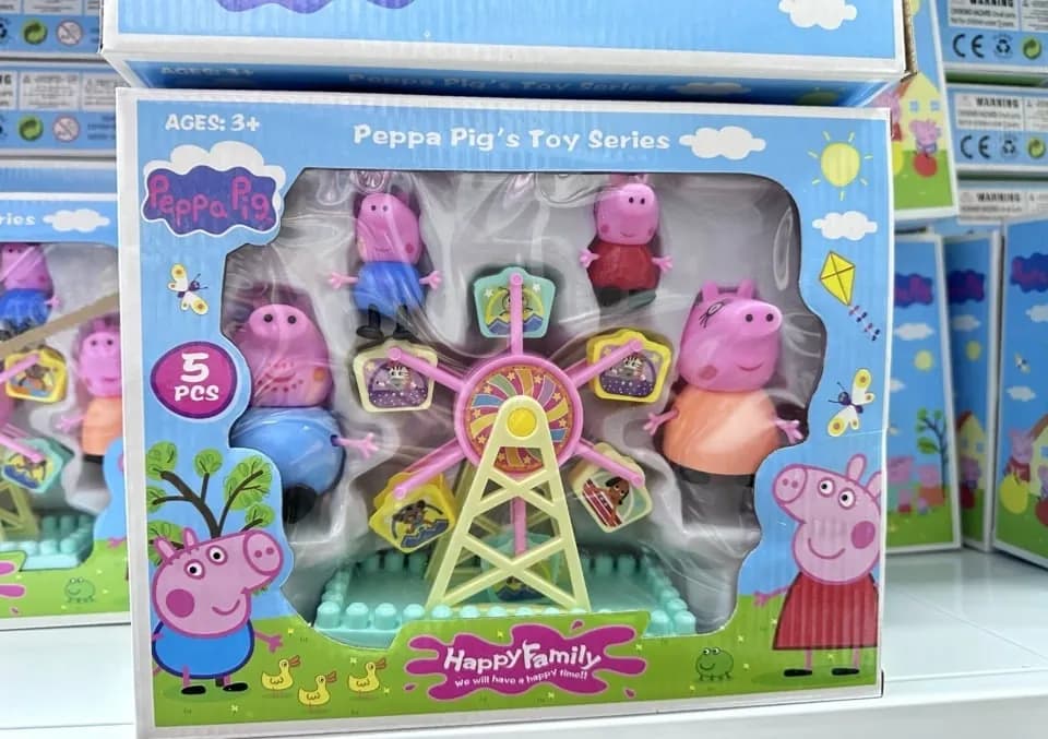 Zestaw zabawek Peppa Pig 5 sztuk z karuzelą i figurkami rodziny