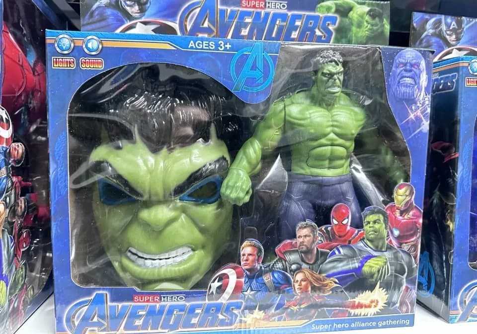 Zestaw Figurka Hulk i Maska Avengers z Dźwiękiem i Światłem, 2w1