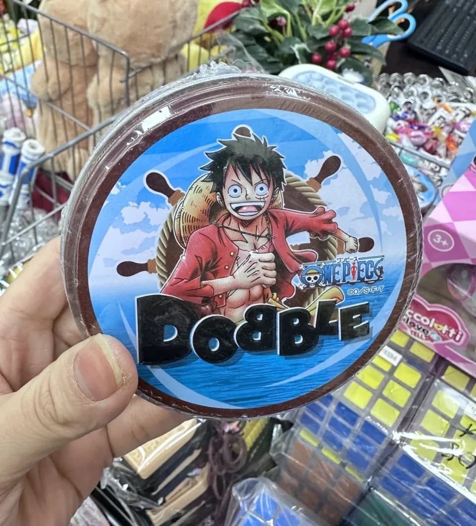 Gra Dobble One Piece Luffy - metalowa puszka