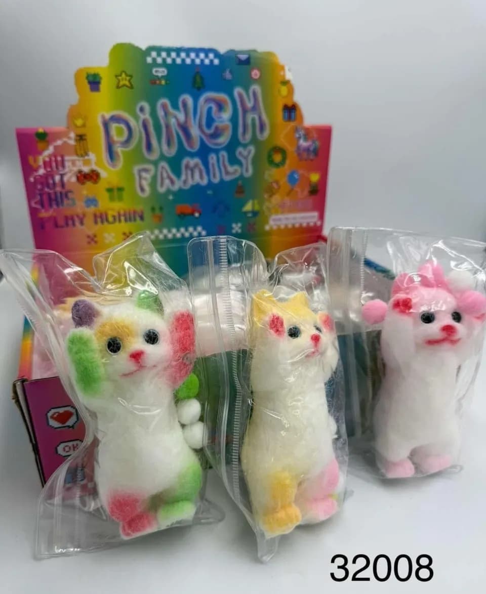 Zabawki Squeeze Pinch Family - kotki antystresowe, flokowane 16szt