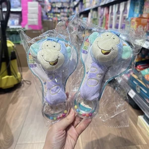 Pluszowa grzechotka-gryzak małpka, pastelowa z koralikami, PK13517