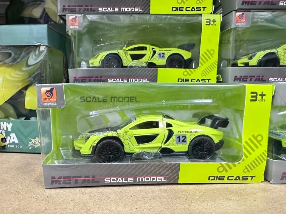 Metalowy model samochodu wyścigowego pomarańczowy Die-Cast AMZ Toys