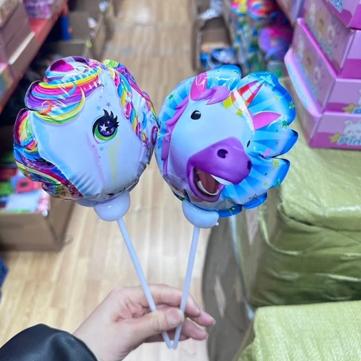 Balony foliowe mini jednorożce i postacie z bajek na patyku 12 szt