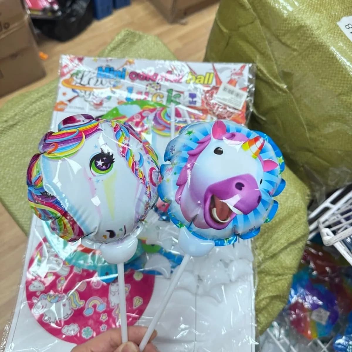 Balony foliowe mini jednorożce i postacie z bajek na patyku 12 szt