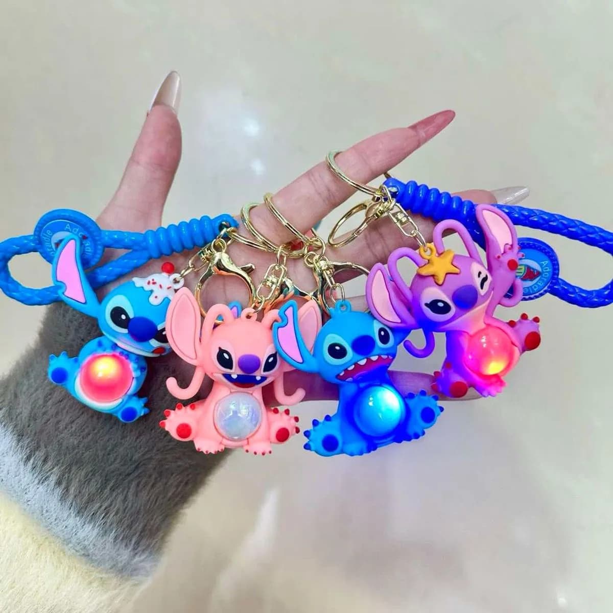 Brelok do Kluczy Stitch z Podświetleniem LED, 24 szt.