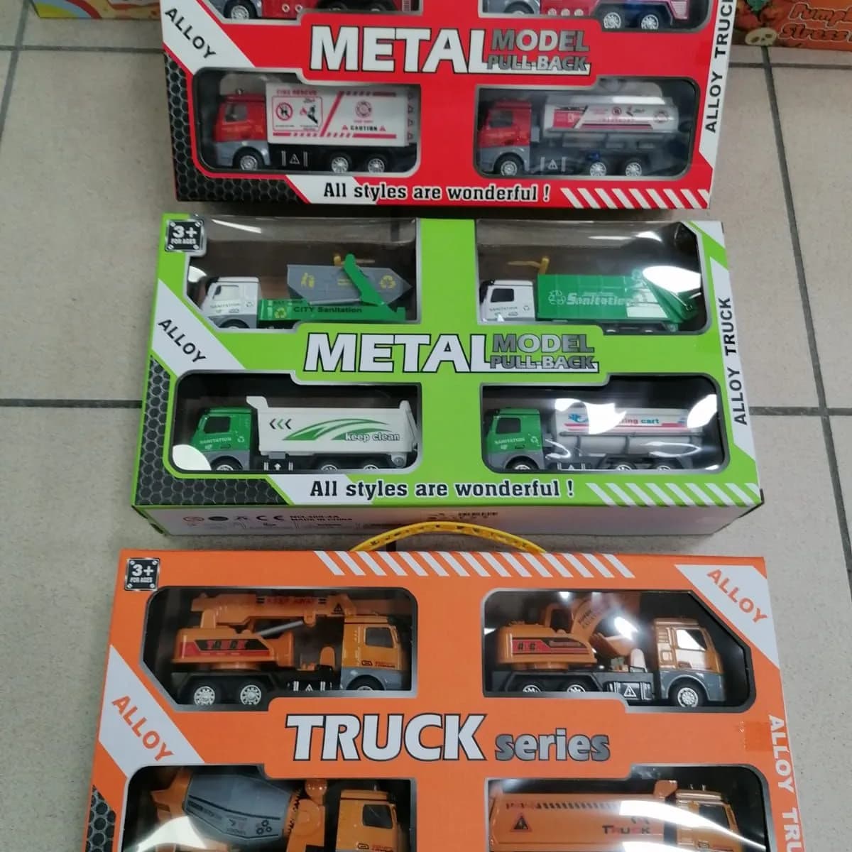 Zestaw 4 Metalowych Autek Alloy Truck Pull Back - Mix Wzorów