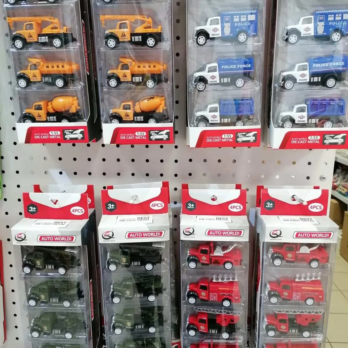 Zestaw Auto World Metal 4 szt. Autka Die Cast 1:55 Pull Back