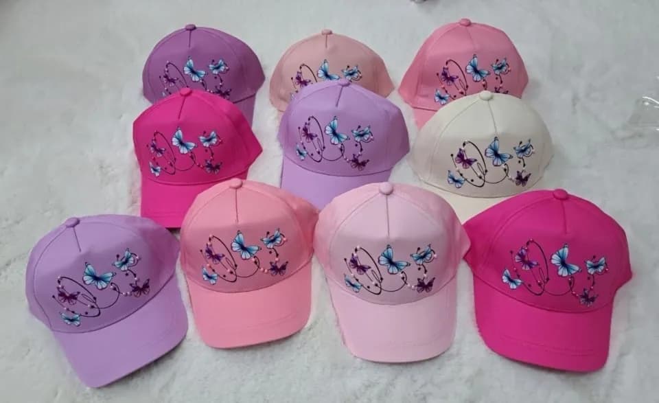 Czapka dla Dzieci z Daszkiem Motyle i Perełki Mix Kolorów 10 szt.