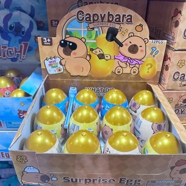 Zabawki Capybara Surprise Egg - Jajko Niespodzianka z Młotkiem 12szt